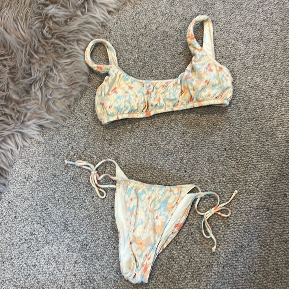 Small lspace swimsuit